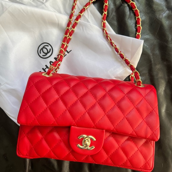 The Unbranded Brand Handbags - New Quilted Red Shoulder Bag
